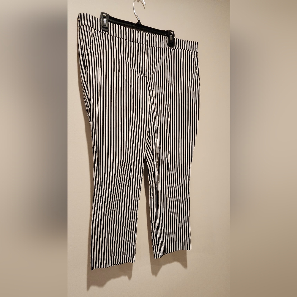 NY&CO striped cropped ankle pants